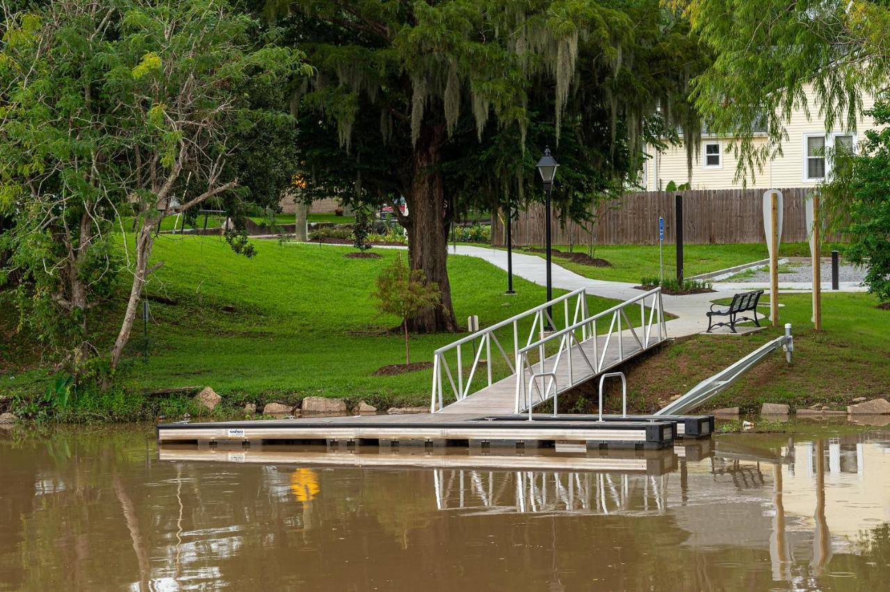 Villa Chateau Royale, Pet Friendly, On Bayou, Downtown! à La Nouvelle-Ibérie Extérieur photo