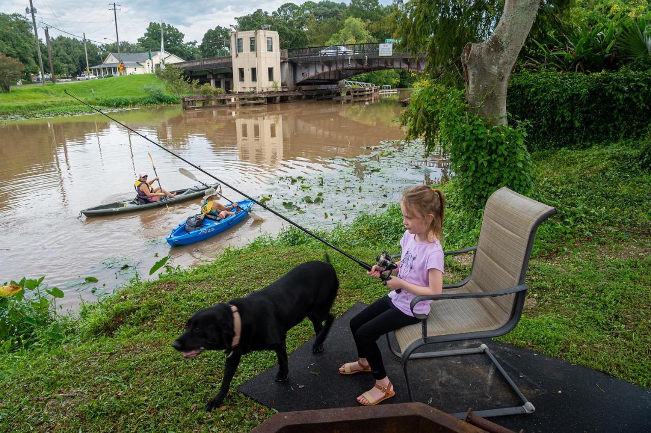 Villa Chateau Royale, Pet Friendly, On Bayou, Downtown! à La Nouvelle-Ibérie Extérieur photo