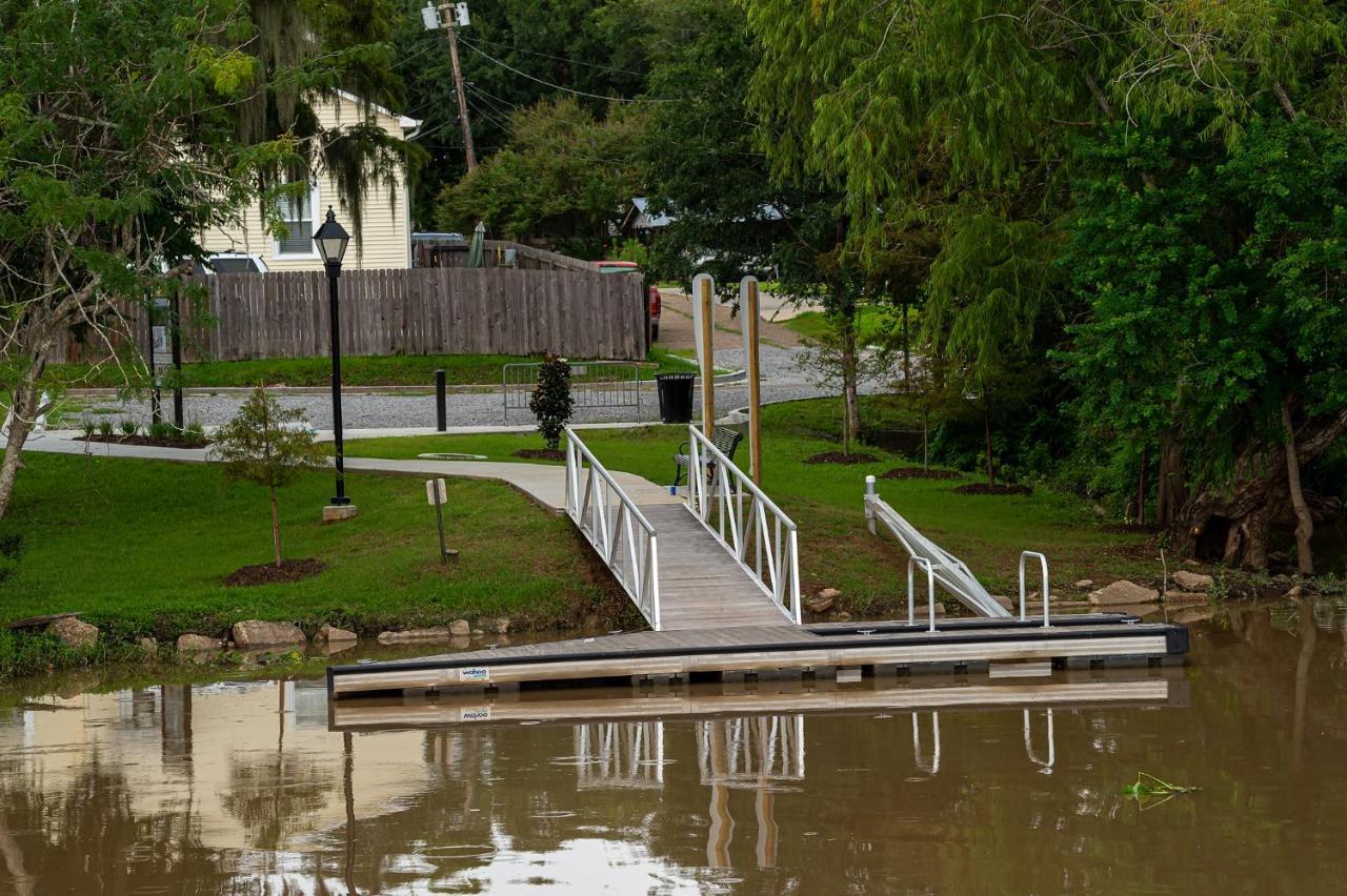 Villa Chateau Royale, Pet Friendly, On Bayou, Downtown! à La Nouvelle-Ibérie Extérieur photo