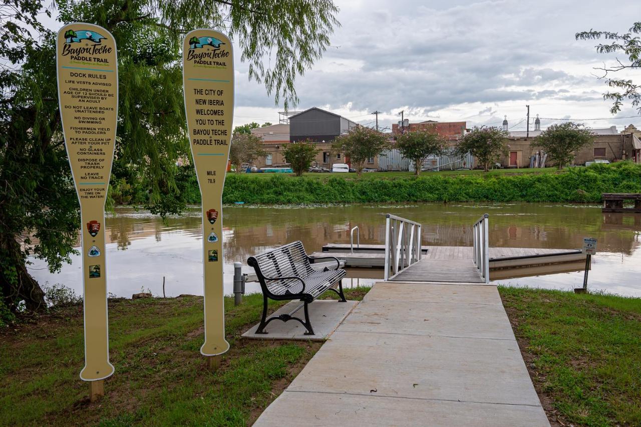 Villa Chateau Royale, Pet Friendly, On Bayou, Downtown! à La Nouvelle-Ibérie Extérieur photo